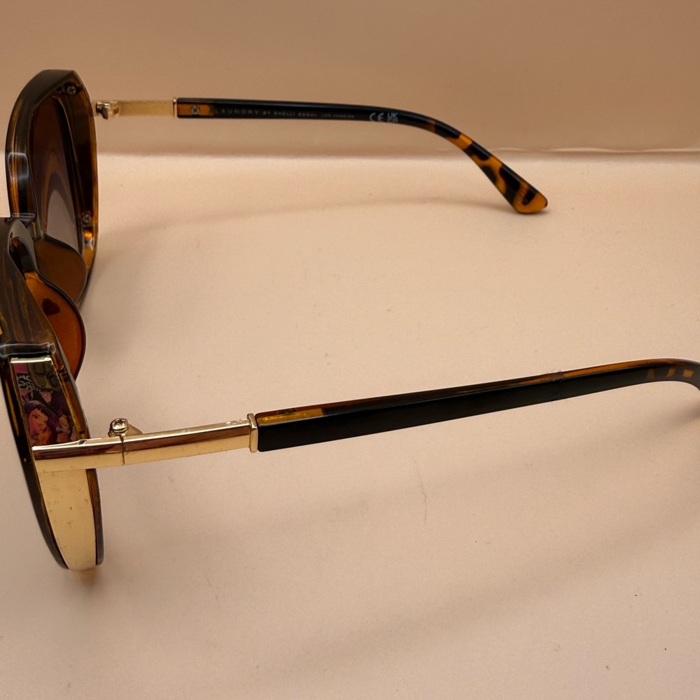 Laundry By Shelli Segal Tortoise and Black Sunglasses - Picture 3 of 7
